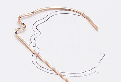 beginning the outline with wire